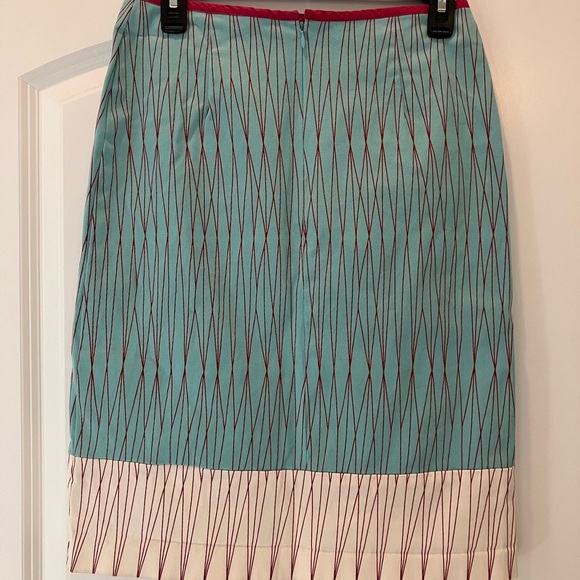 Geometric Patterned Skirt - Picture 3 of 4